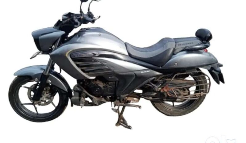 
								SUZUKI INTRUDER full									