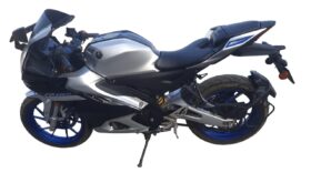 YAMAHA R15
