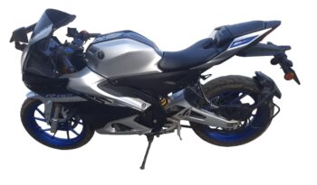 
										YAMAHA R15 full									