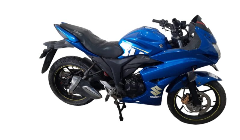
								SUZUKI GIXXER full									
