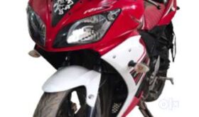 YAMAHA R15