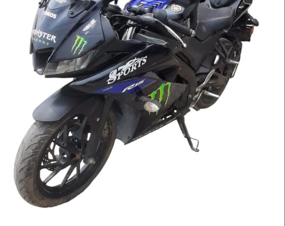 
								YAMAHA SPORTS R15 full									