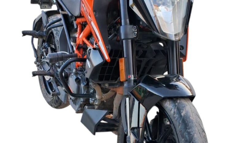 
								KTM DUKE 125 full									