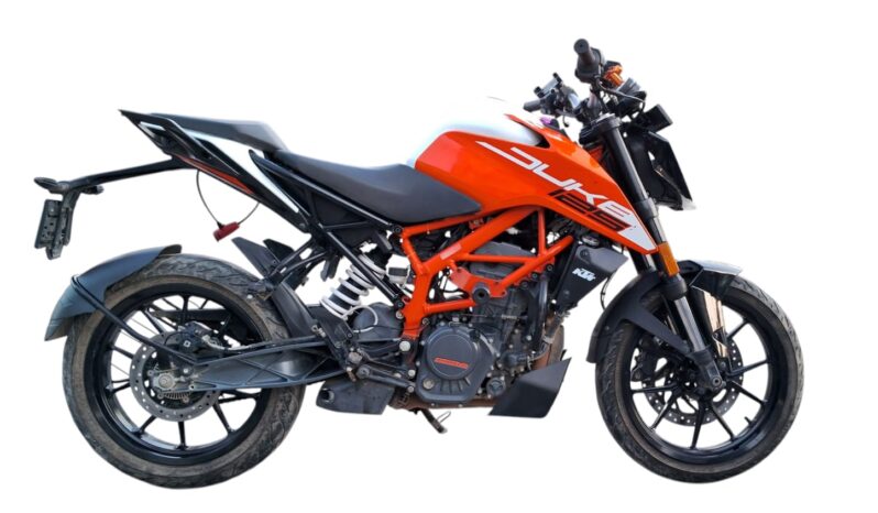 
								KTM DUKE 125 full									