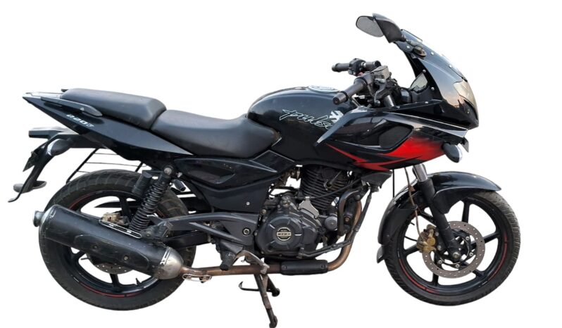 
								BAJAJ PULSAR 220F full									