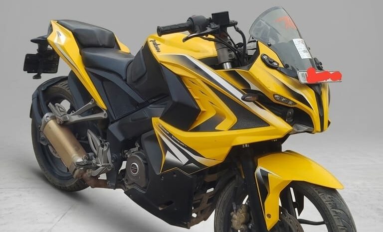 
								PULSAR RS200 full									