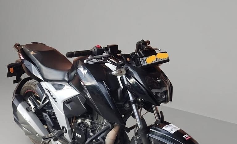 APACHE RTR160 4V