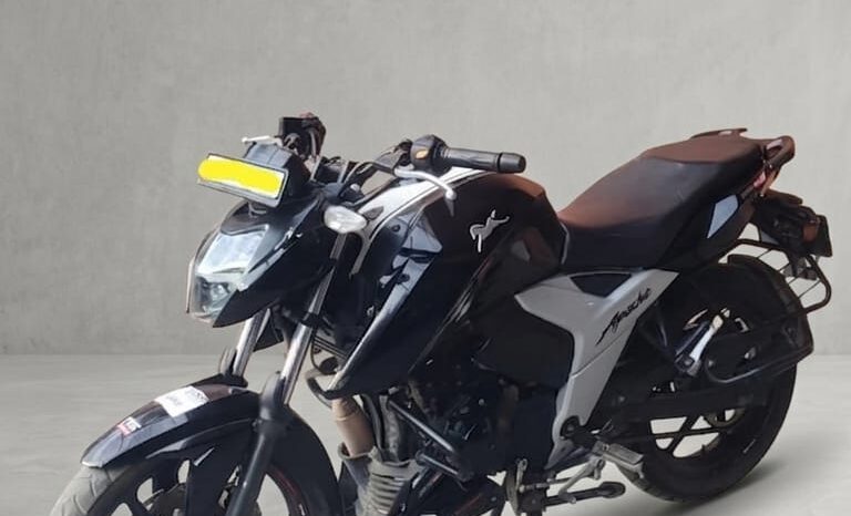 APACHE RTR160 4V